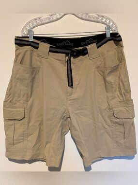 Eddie Bauer Cargo Shorts w/Belt EUC